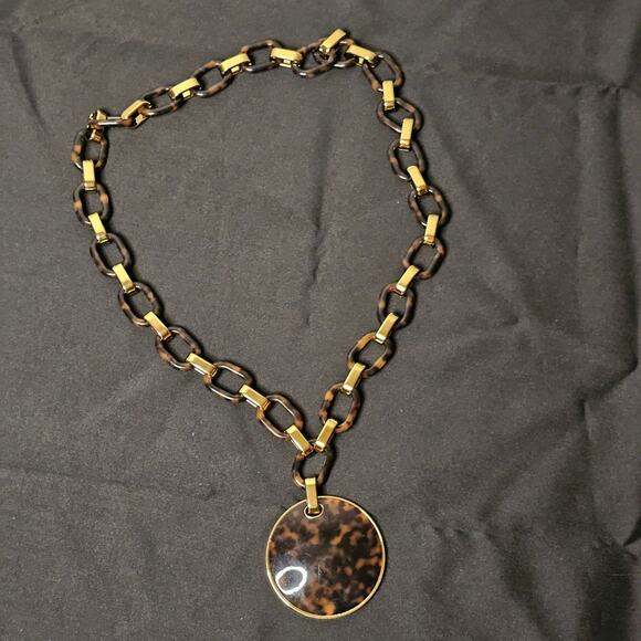 Unbranded Jewelry - Tortoiseshell Disc Pendant Necklace | Gold Tone Link Chain | Resin Medallion
